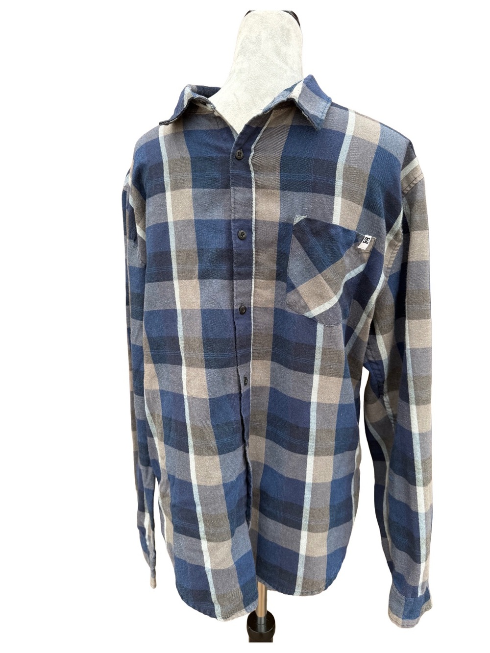 DC Shoes Men’s XL Plaid Flannel Shirt Blue Gray Tan Long Sleeve Button Fall